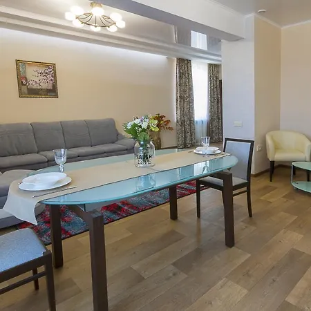 Centralny Hotel كريفوي روغ المظهر الخارجي الصورة